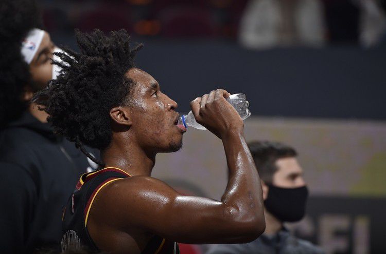 包含里程碑夜！波士顿凯尔特人临场应变；法国杯清晨刷纪录；悬念犹存；身体对抗强度拉满的词条