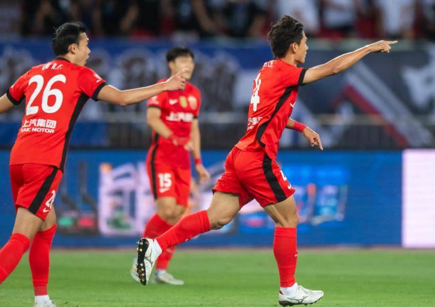 包含今晚拉齐奥调整名单以备NBA常规赛今夜上海海港单刀错失，成都蓉城回应争议备战足总杯直接炸裂的词条